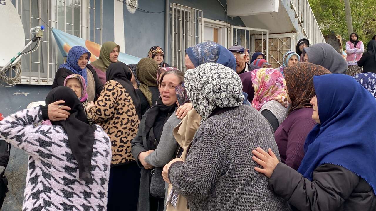 Bir evde 2 ceset! Anne-oğul ölü bulundu 11